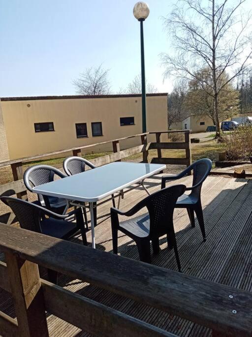 Le Repaire Des Renards Vallee De Rabais Virton Exterior foto