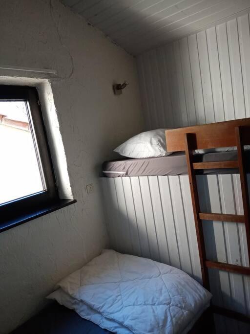 Le Repaire Des Renards Vallee De Rabais Virton Exterior foto